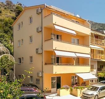 פודגורה Apartment Marta מראה חיצוני תמונה